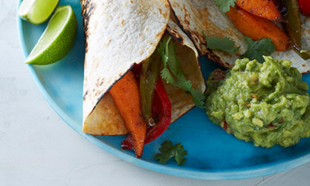 Sheet pan dinner recipe: Vegetarian Fajitas recipe for Meatless Monday and beyond | Stacie Billis at staciebillis.com