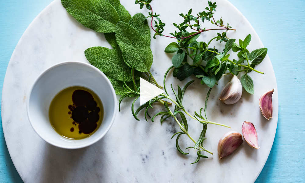 How to make salad dressing: Easiest Everyday Vinaigrette recipe by Stacie Billis | staciebillis.com