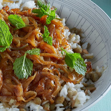 An easy recipe for Mujadara, a wonderfully spiced Rice and Lentil Pilaf with Caramelized Onions | Stacie Billis